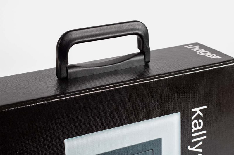 individuelle-musterverpackung-steckdosen-bedruckt-koffergriff