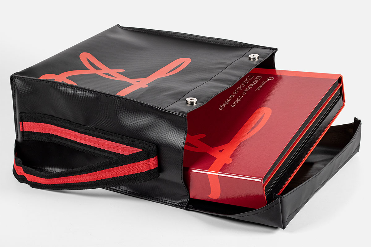 Jetzt mehr über die Transporttasche von iba TASCHEN erfahren